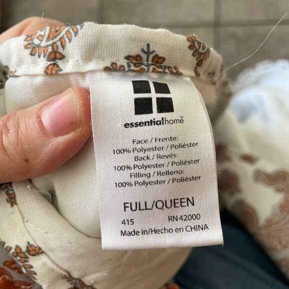 Boho-inspired lightweight quilt - Picture 3 of 3